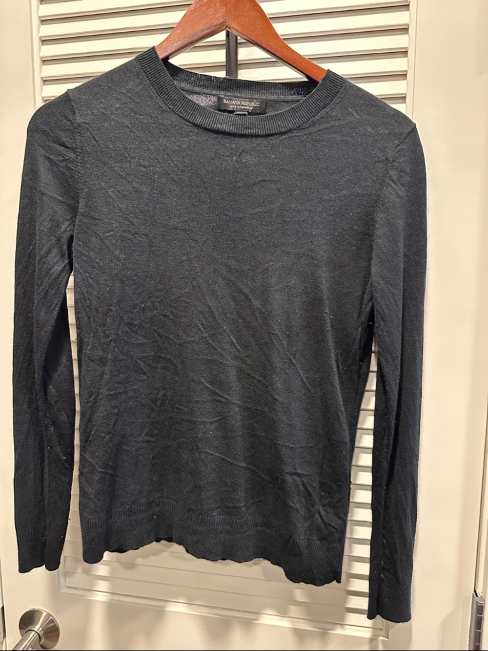 Banana Republic Black Long-Sleeve Cashmere Sweater